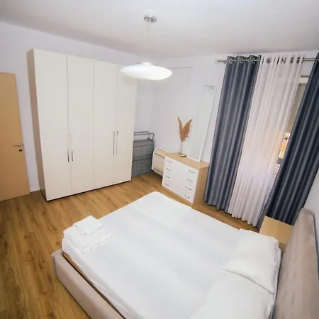Apartment Luxury Center 3 Tirana